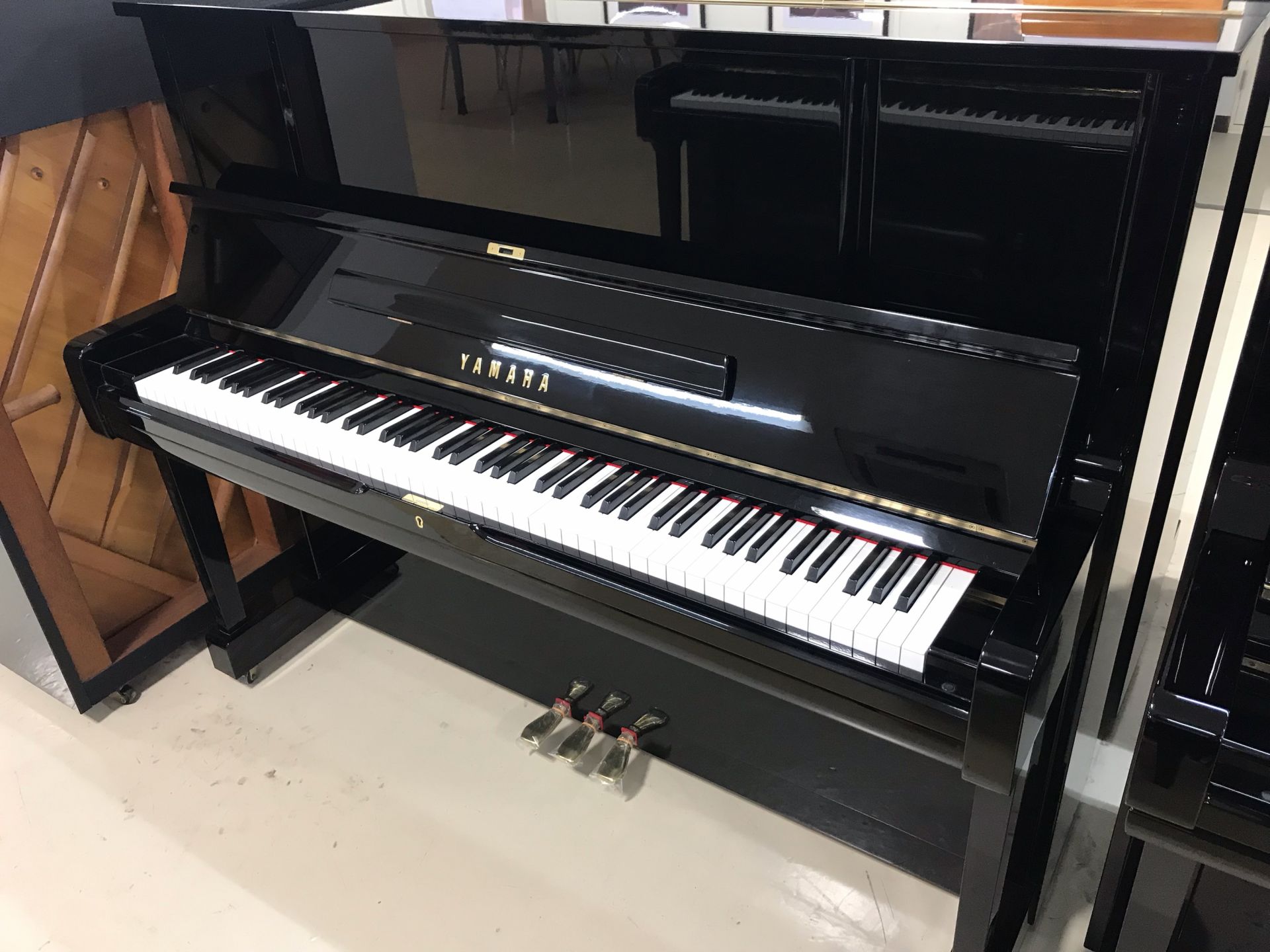 中古アップライトYAMAHA　UX1