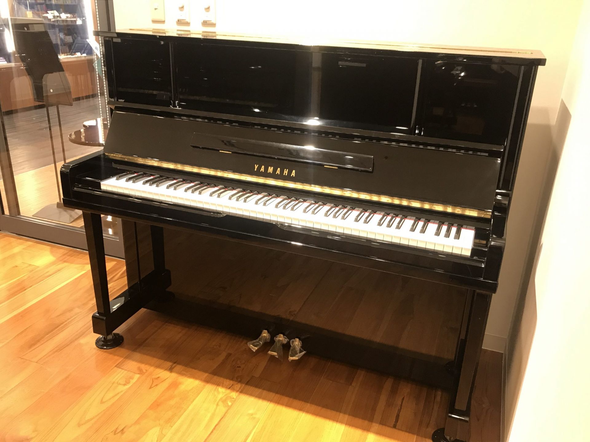 中古アップライトYAMAHA UX10BL