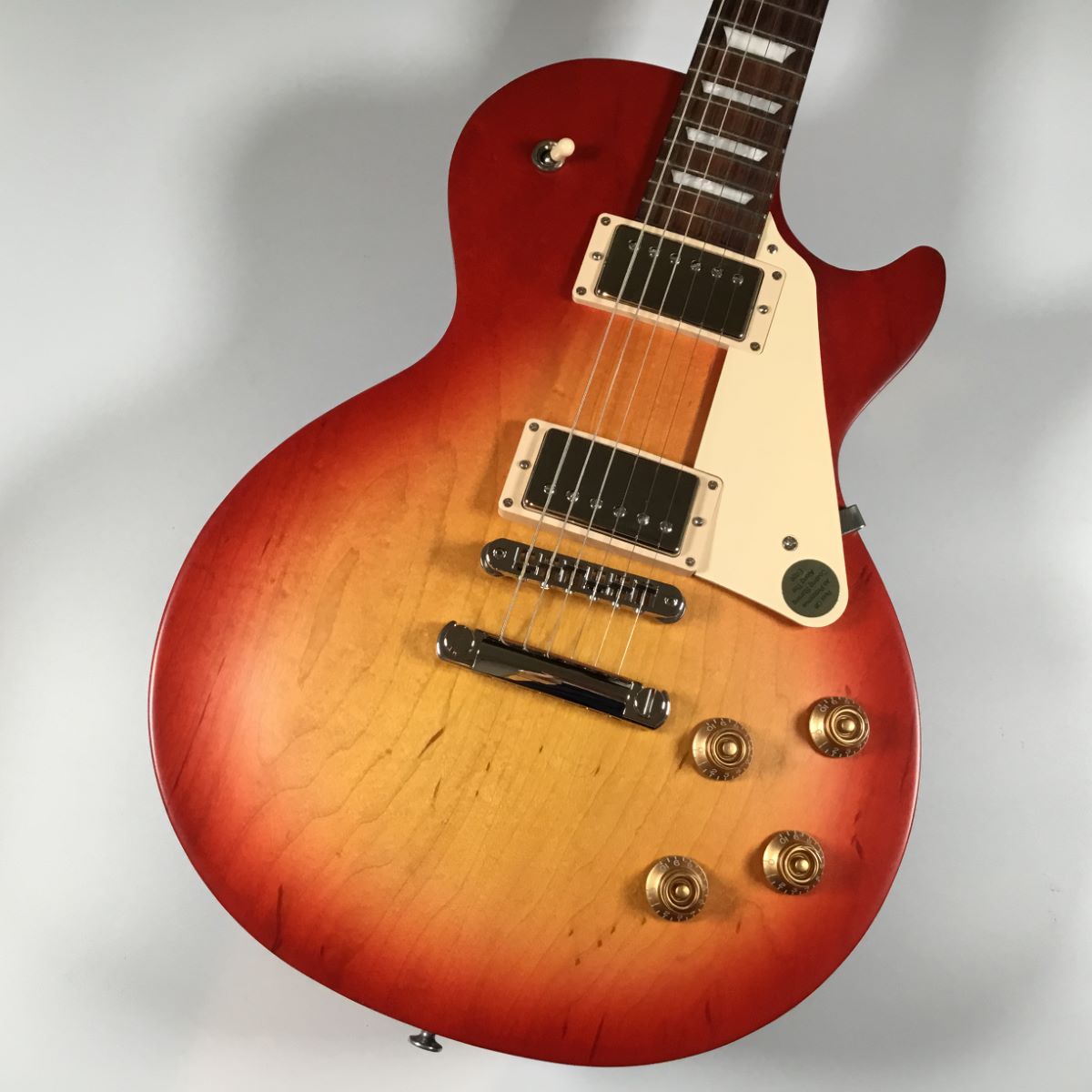Gibson Les Paul TributeLes Paul Tribute Satin Cherry Sunburst