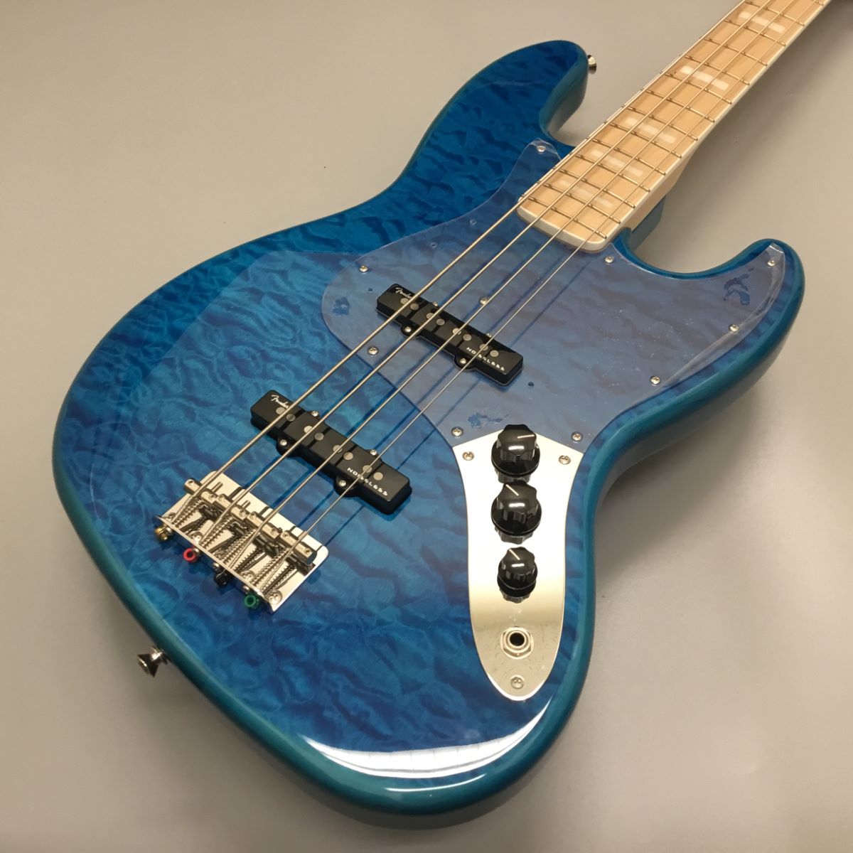 Fender Made In Japan Traditional II 70s Jazz BassTraditional II 70s Jazz Bass Caribbean Blue