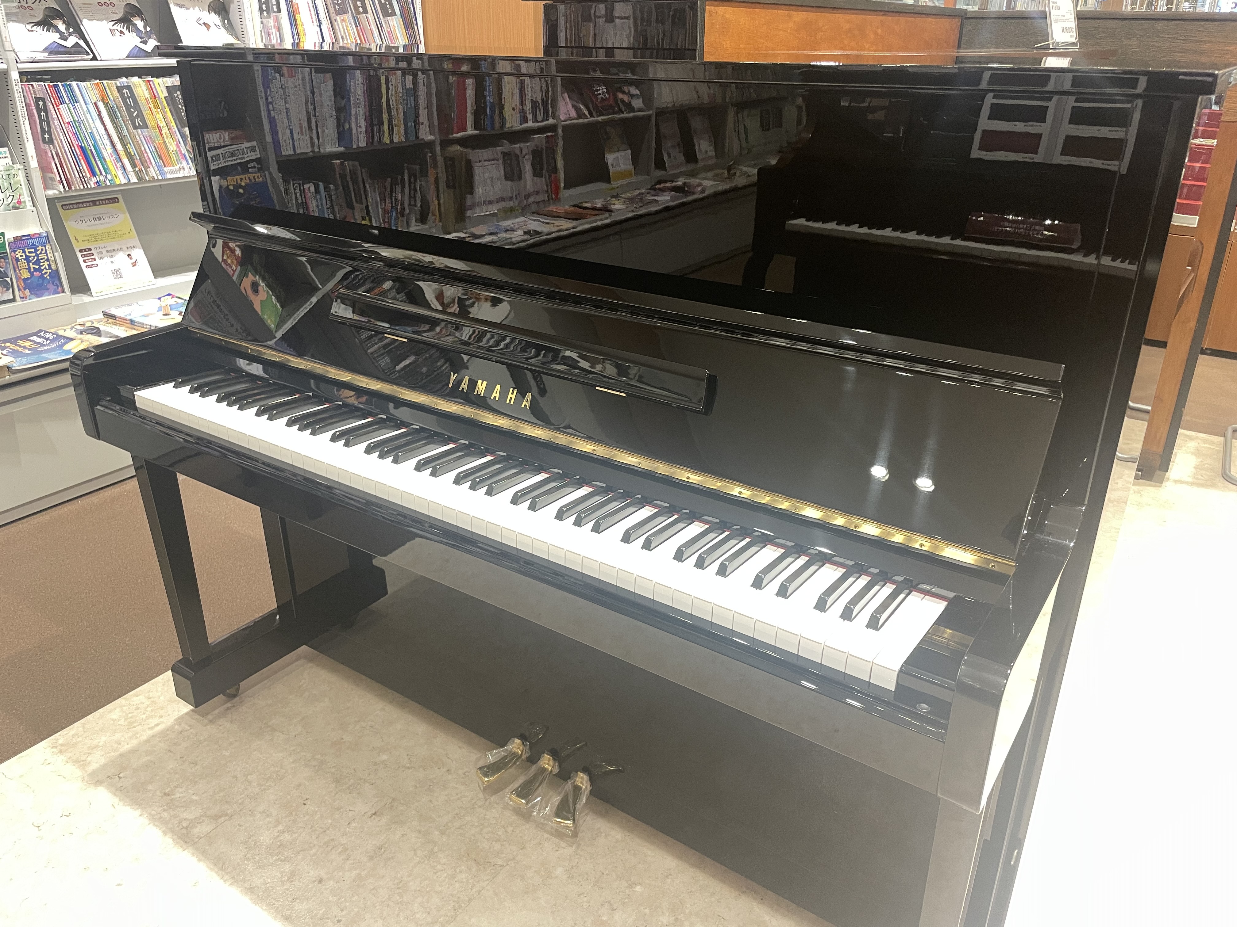 中古アップライトピアノU10BL 全体