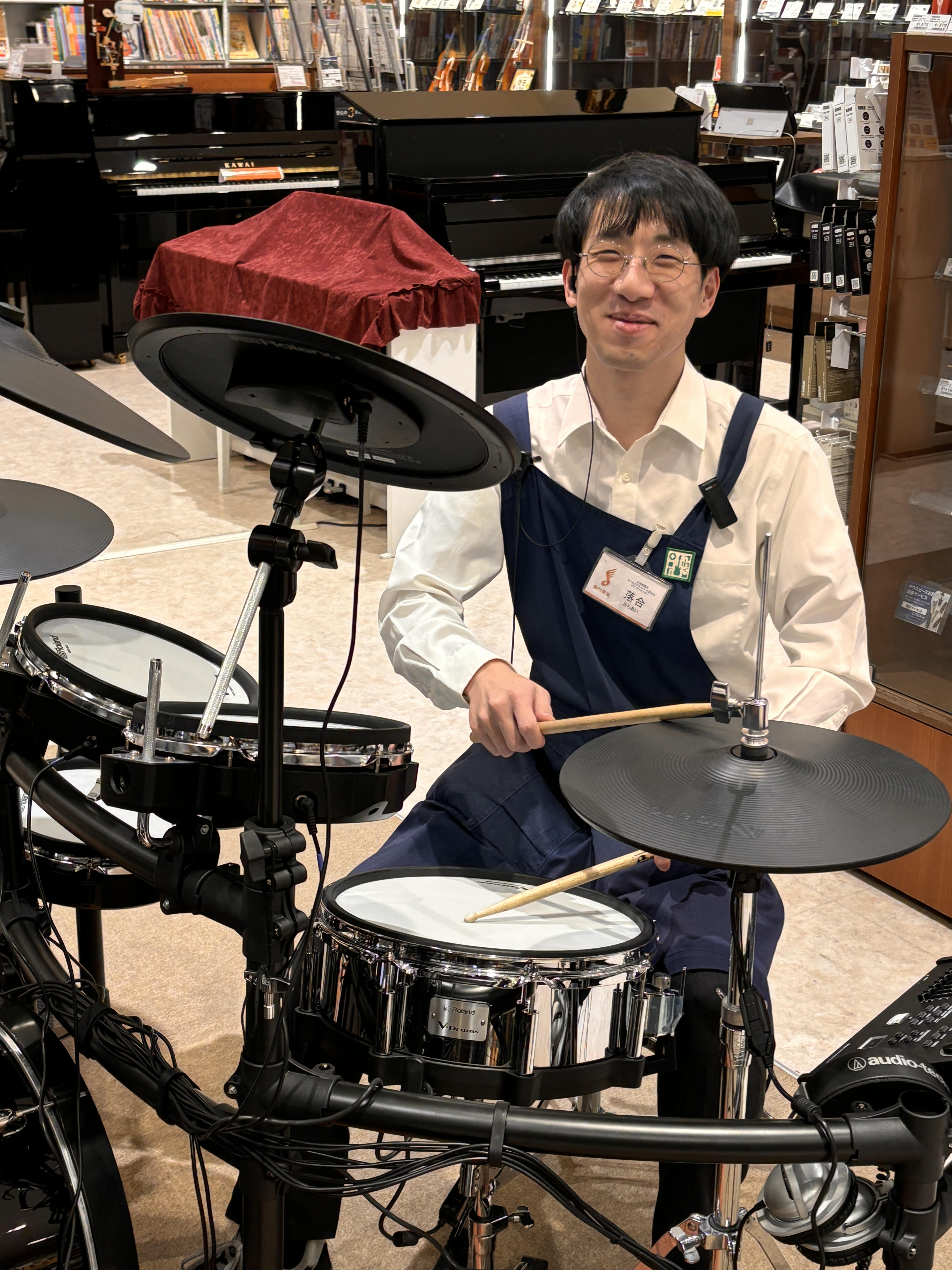 ドラム担当　　営業副主任落合　博哉（おちあい　ひろや）