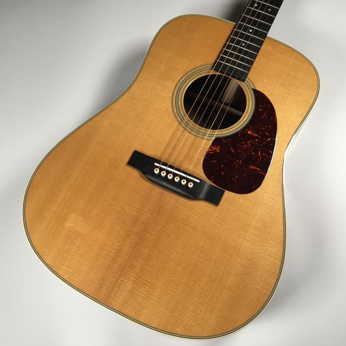 Martin D-28 StandardD-28 Standard