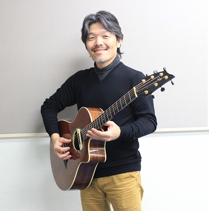 CONTENTS島原　正樹（しまはら　まさき）実際のレッスンの様子島原　正樹（しまはら　まさき） 講師へのインタビュー 好きな・得意な演奏ジャンルは何ですか？ ファンク、ロック、ジャズが好きですが良いものならジャンルは問いません。ちなみに演歌も好きです。 趣味は何ですか？ 特にありませんが、チワワを [&hellip;]