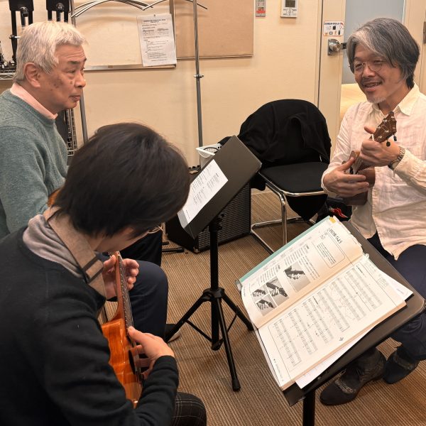 ウクレレのレッスンの様子