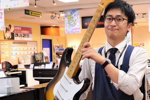 スタッフ写真 エレキギター、エレキベース 廣瀬