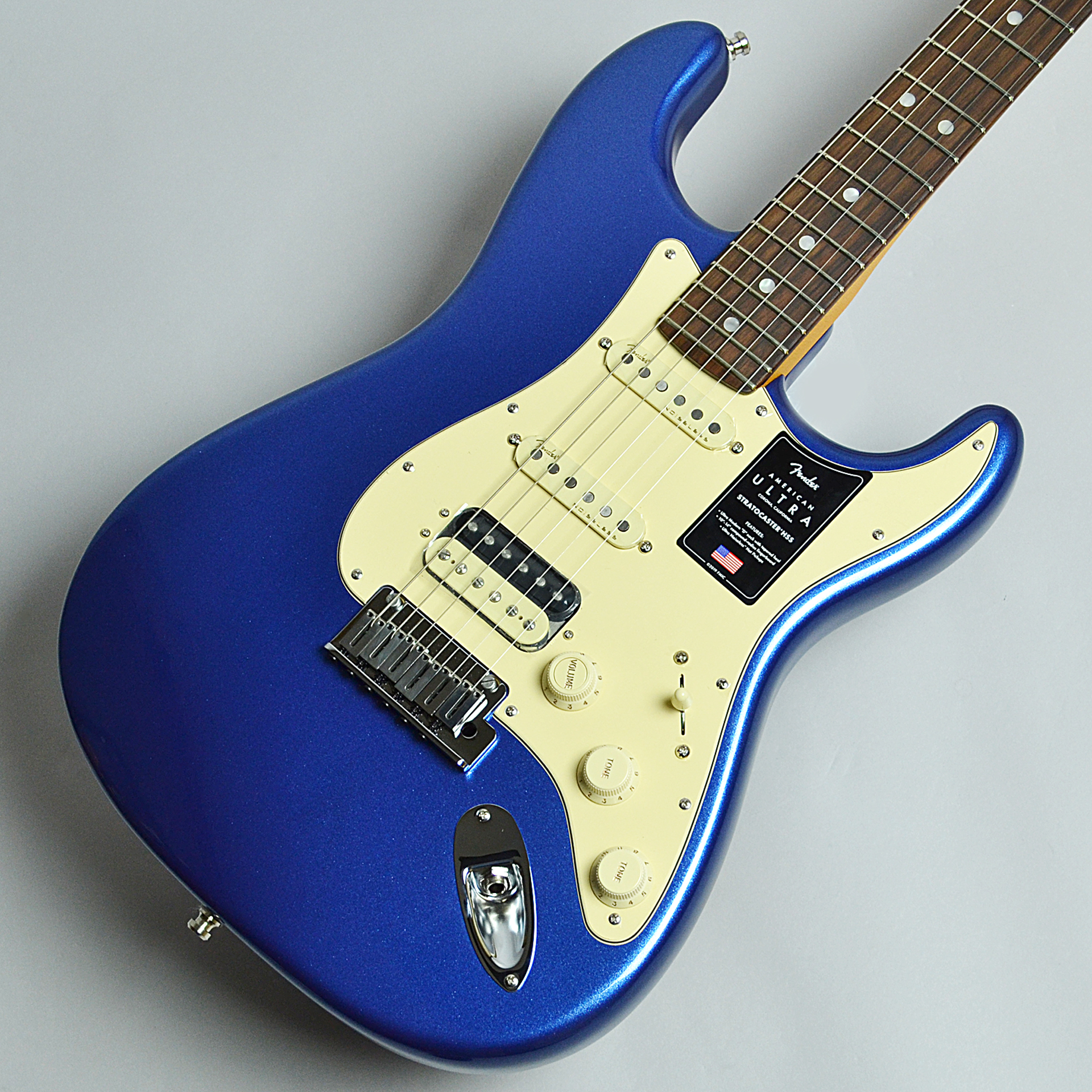 フェンダーのUSA製ラインナップの新しいフラッグシップの位置づけとなるUltraシリーズのストラトキャスター「American Ultra Stratocaster HSS」が八王子店に入荷しました！鮮やかなルックスにモダンな要素、パワフルなサウンドなど魅力たっぷりのギターをご紹介します。 |*ブラ […]