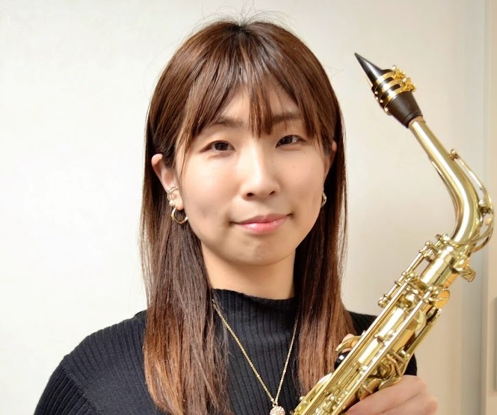 **サックスインストラクター・オカリナインストラクター]]中村　奈緒(なかむら　なお) 新八王子店とし、初めての夏が到来しましたね。今年、話題のシティーポップな曲を演奏して盛り上がりませんか？明るいきれいなお店で、夏の音楽を楽しみましょう！是非、この夏にサックスを始めてみませんか？お気に入りの曲や憧 […]