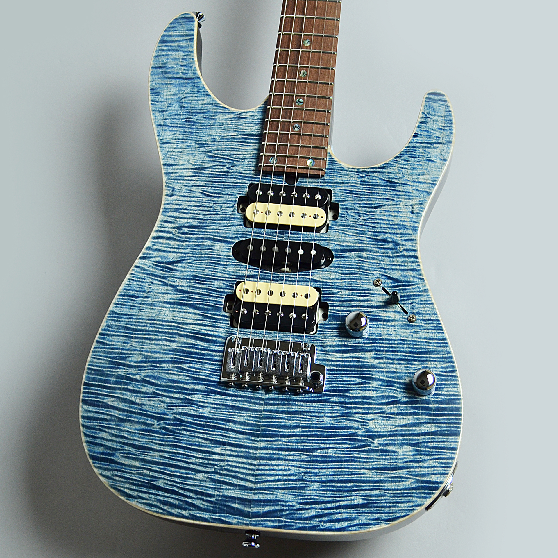 T's Guitarsの人気モデル！『DST-Pro24 Mahogany Limited Trans Blue