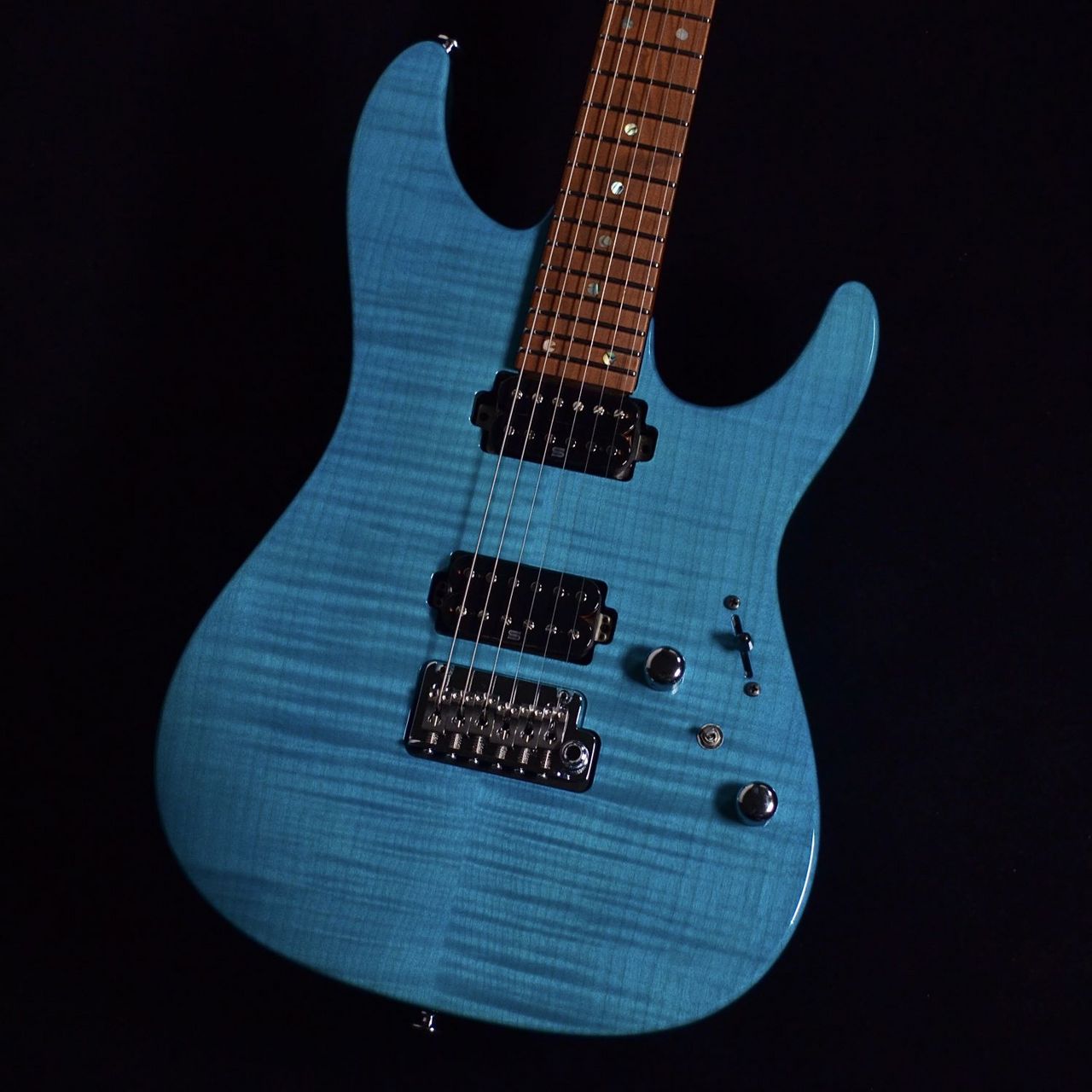 もはやIbanezの一つの代表シリーズともいえるAZシリーズ。その演奏性にサウンドから数々のアーティストにも愛され、AZを元にした様々なアーティストのモデルが発売されています。今回はその初代アーティストモデルとも言える『MM1-TAB Martin Miller Sigunature』をご紹介します […]