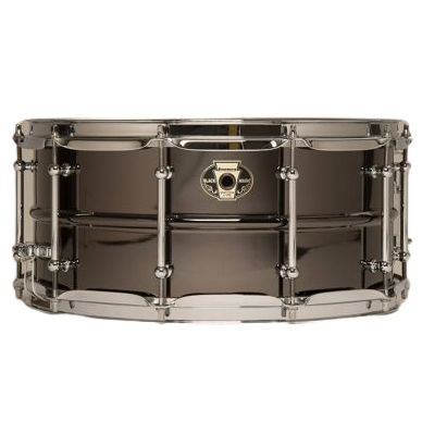 Ludwig LW6514C<br />
<br />
上記Black Magicの6.5inch胴モデル。外見上の違いはバッジのみ。生産工場こそ違えど、現ブラックビューティーの直系といえるでしょう。