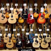 【八王子でアコギ選び】入門モデルからGibson・Furch・国産ブランド(ヤマハ・モーリス)まで！こだわりの1本が見つかるギターコーナーをご紹介！