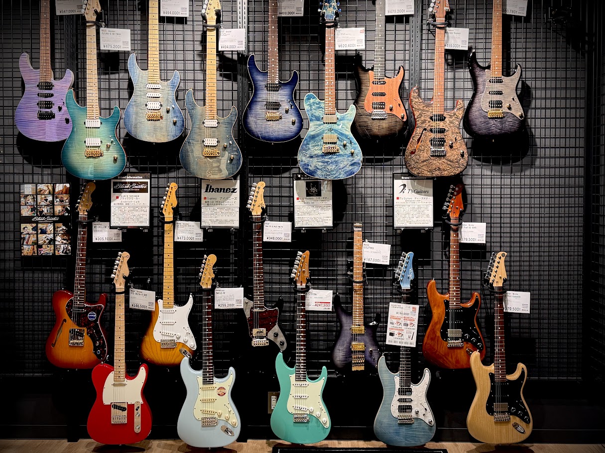 JR八王子駅直結の「八王子オクトーレ」5階内にある当店では、これからギターを始めたいという初心者の方から、厳選された1本をお探しの経験者の方まで、幅広いラインナップで皆様の音楽ライフをサポートいたします。 本日は、八王子オクトーレ店が誇る「3つの柱（こだわりのラインナップ）」と、当店ならではの安心サ [&hellip;]