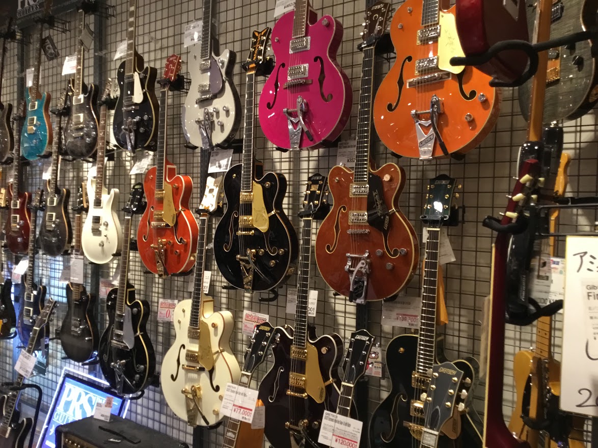 *期間限定GRETSCHフェア開催中！！ 定番機種であるナッシュビルやホワイトファルコンも期間限定展示しております！お求めやすいエレクトロマチックシリーズも在庫がありますのでこの機会に是非お立ち寄りください！ *音楽教室のご案内 当店では20種類以上のコースを開講しております。経験豊富な講師陣が生徒 […]