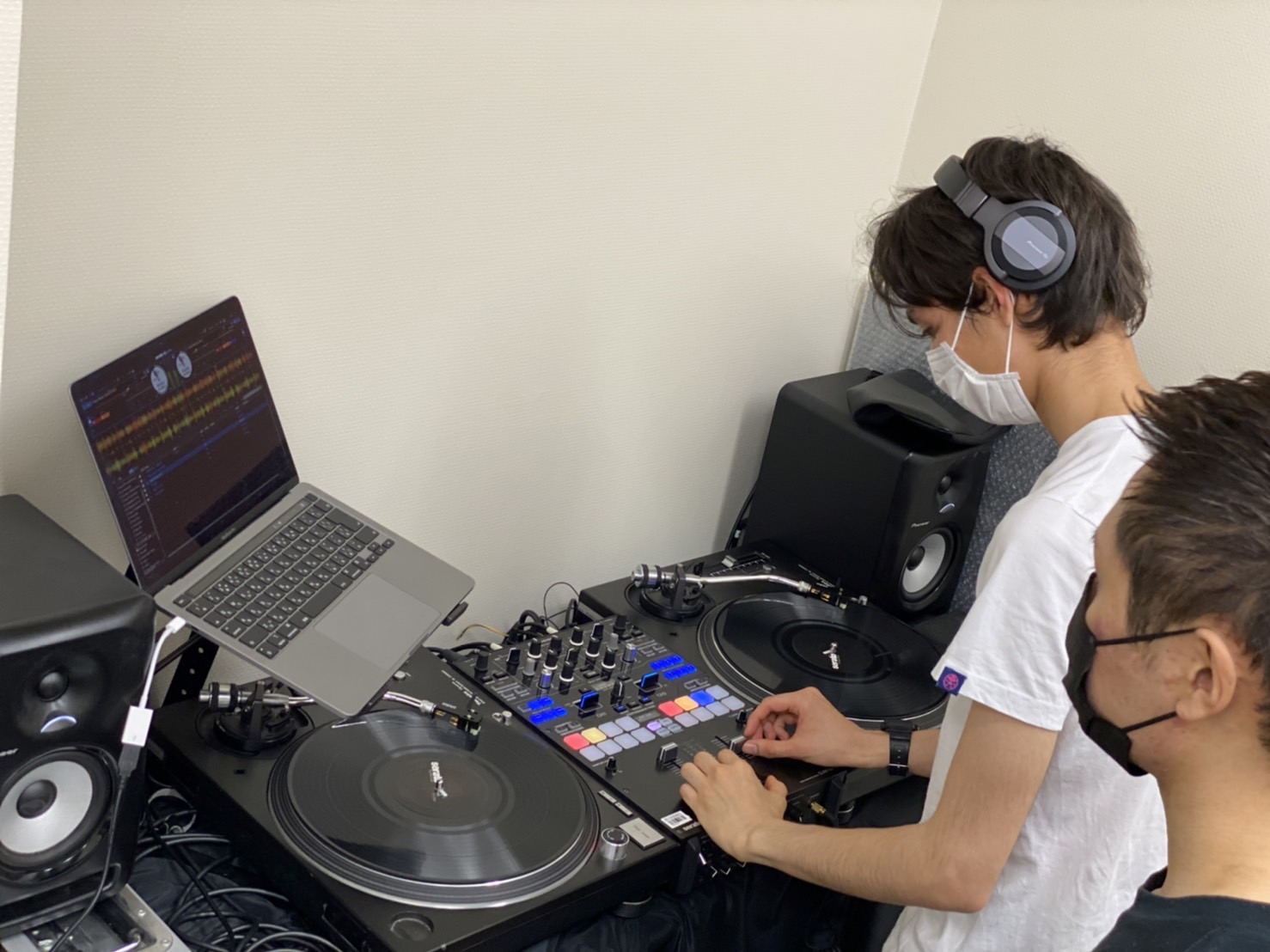 ⑤新しい楽器に挑戦しよう！【DJ・津軽三味線】触ったことのない楽器にチャレンジしてみよう！