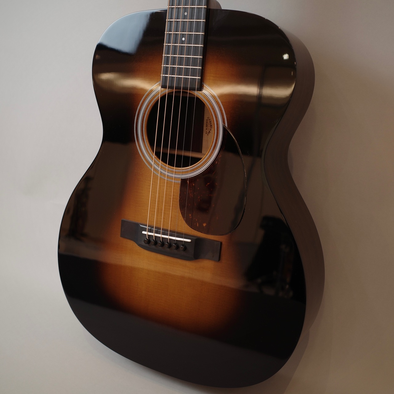 Martin OM-21 Standard Sunburst