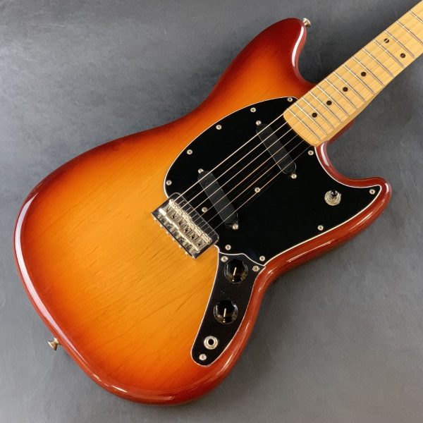 Fender Player Mustang Maple Fingerboard Sienna Sunburst<br />
<br />
￥69,800 
