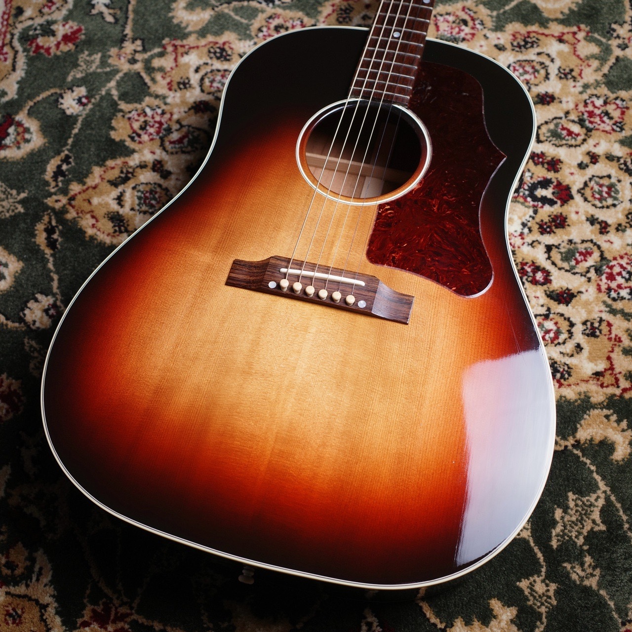 中古】Gibson Custom Shop (ギブソン) 1950s J-45 Tri Burst【2016年製 中古】Gibson Custom Shop (ギブソン) 1950s J-45 Tri Burst【2016年製
