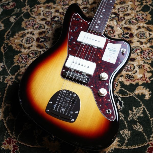 Fender Made in Japan Traditional 60s Jazzmaster Rosewood Fingerboard 3-Color Sunburst<br />
<br />
¥ 140,800 
