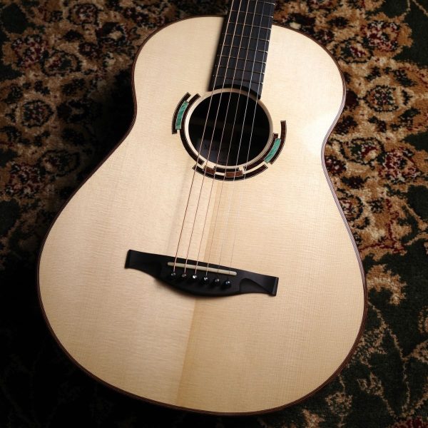 Mukae Guitars RO Cocobolo/Segment <br />
<br />
￥ 914,100 