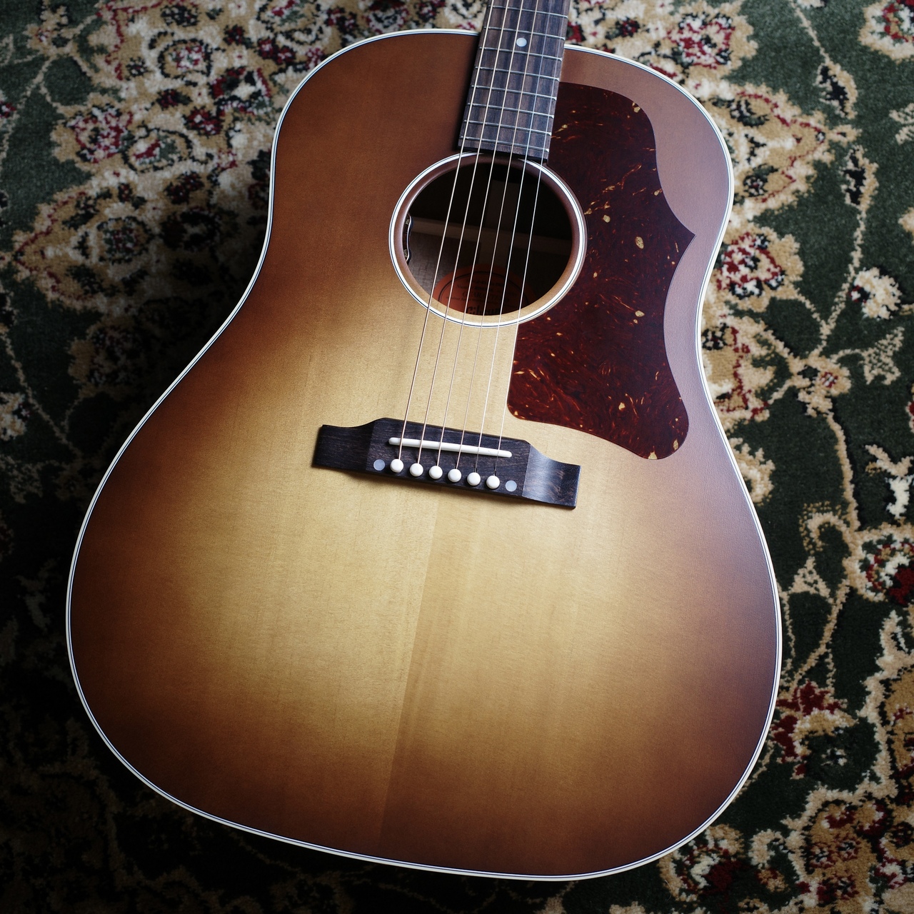Gibson (ギブソン) J-45 Faded 1950s