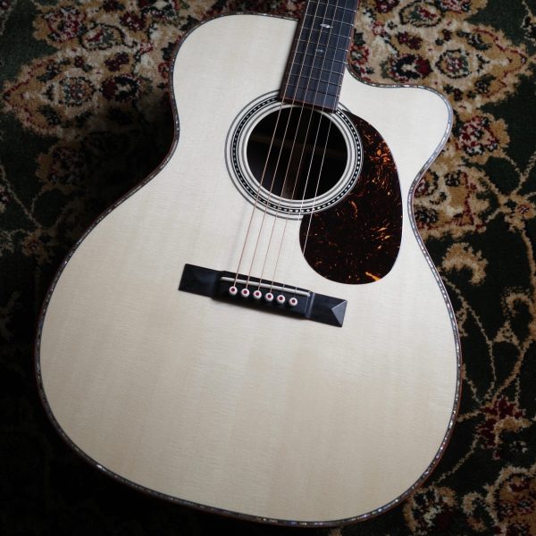 Martin (マーチン) CTM OMC-41 SwissMoon<br />
<br />
¥ 1,387,690 