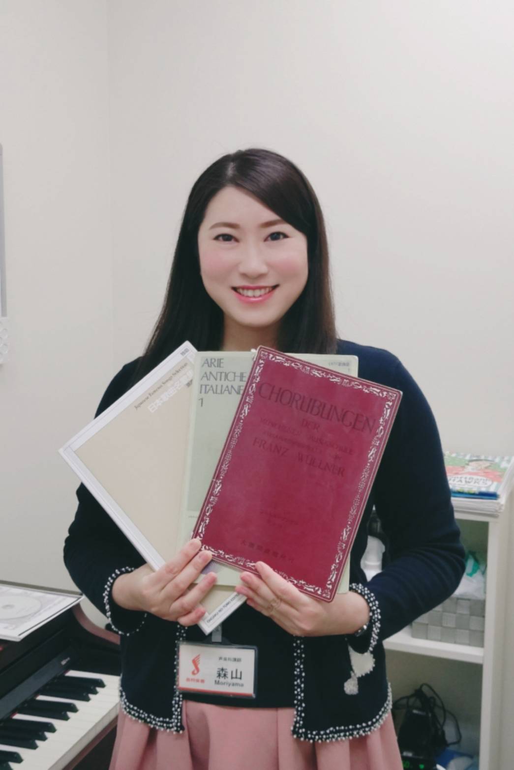 もちろんです!!生徒様の中にもオーディション合格を目指して頑張っている方がたくさんいらっしゃいます。 ミュージカル俳優を目指す方、歌いたい方はぜひ島村楽器博多店の声楽レッスンへお越しください! ミュージカルの発声の基礎やオーディション対策は声楽の分野になります。発声基礎と言葉の使い方、身体の使い方やあなたの声にあった選曲など、何でも相談にのれます。 ただ、声楽の講師もさらに細かい専門や得意なジャンルが分かれてくるので、店頭でお尋ねいただければご要望に合わせて講師を紹介いたします。 宝塚、東宝、四季、芸能プロダクションなどのオーディション対策もしていますし、マニアックなお話もたくさん出来るのでぜひお越しくださいね! 趣味で歌いたい方もたくさんレッスンにいらしています。皆さん「博多座で聴いたら簡単だと思ったのに、歌うと難しい~」と悪戦苦闘しながらも、難しい曲に挑戦していますよ!!
