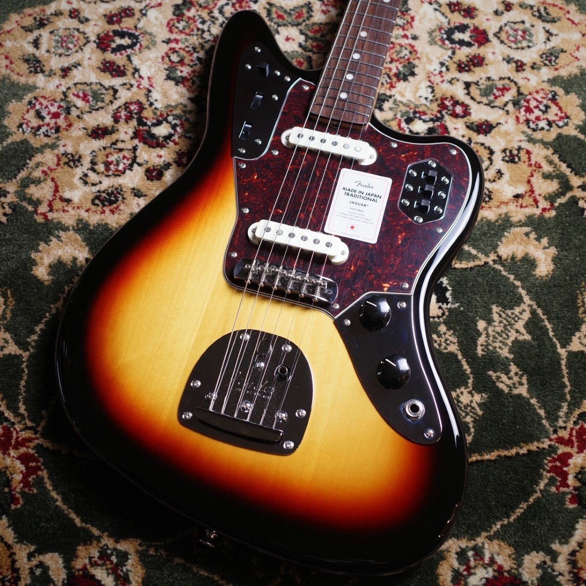 新品Fender Made in Japan Traditional 60s Jaguar Rosewood Fingerboard 3-Color Sunburst