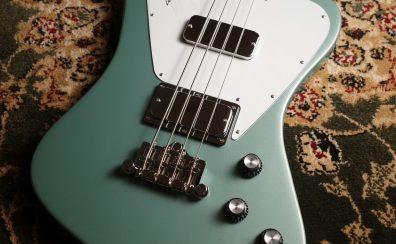 【久しぶりの入荷】Gibson Non-Reverse Thunderbird Inverness Green