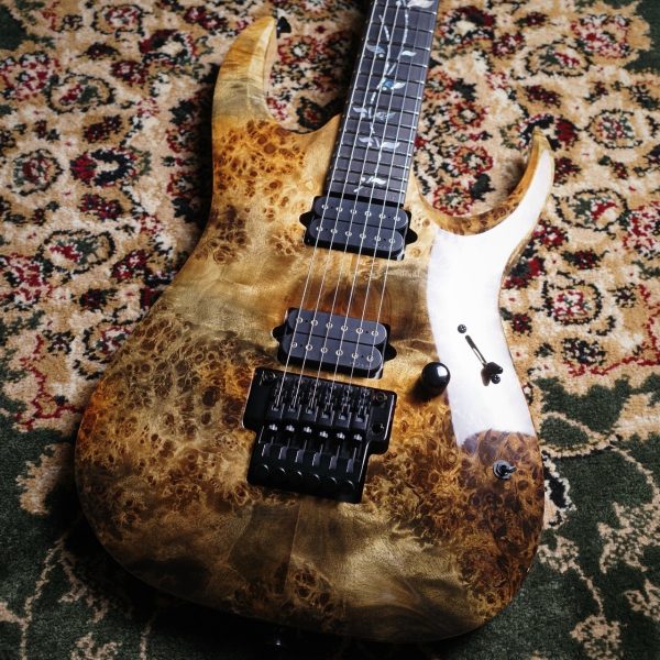 Ibanez #JCRGA 17 proto j.custom / Buckeye Burl<br />
<br />
¥ 742,500 <br />
<br />
