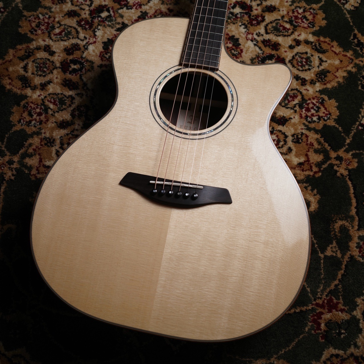新品Furch (フォルヒ) Rainbow OMc-SR