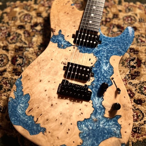 【新品特価】<br />
Sugi DS496E BUE/FM/KORINA/NAT Blue Resin<br />
<br />
￥560,000 