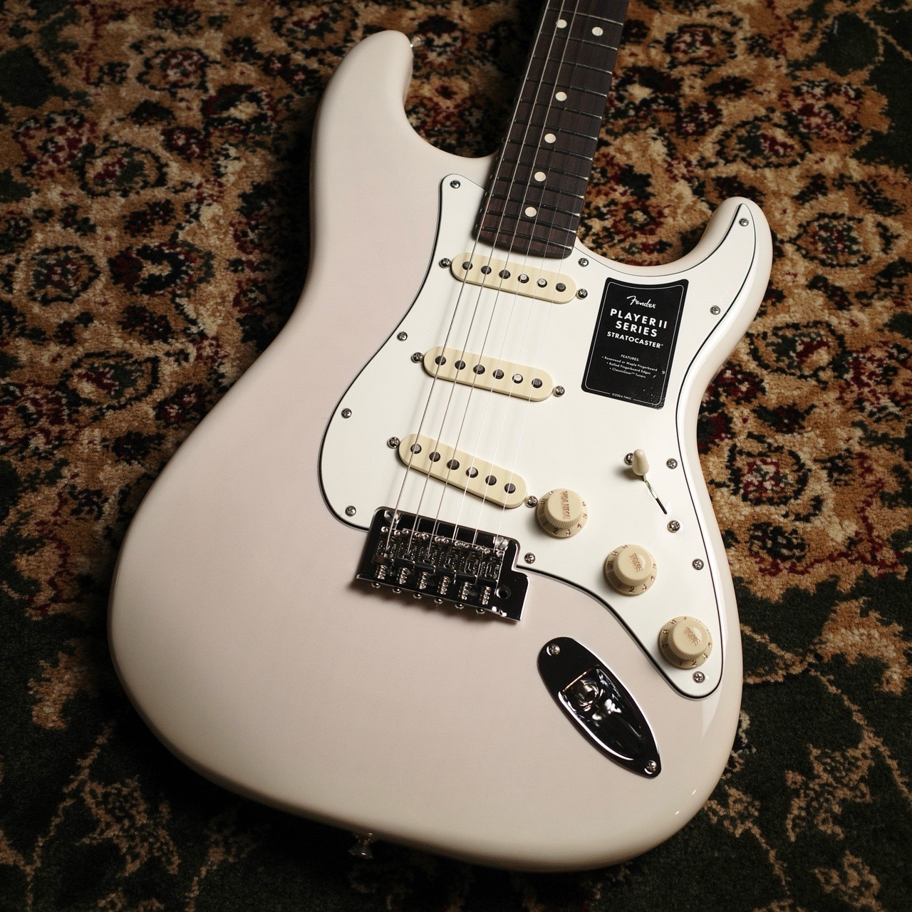 新品Fender Player II Stratocaster Rosewood Fingerboard, Chambered Ash White Blonde