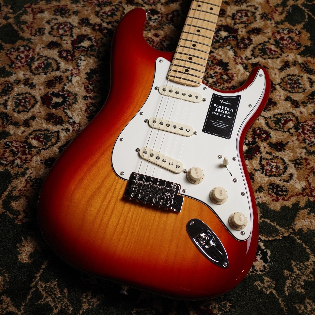 新品Fender Player II Stratocaster Maple Fingerboard, Chambered Ash Aged Cherry Burst