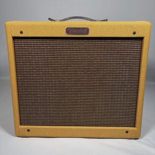 Fender Blues Junior Lacquered Tweed<br />
<br />
¥89,800 
