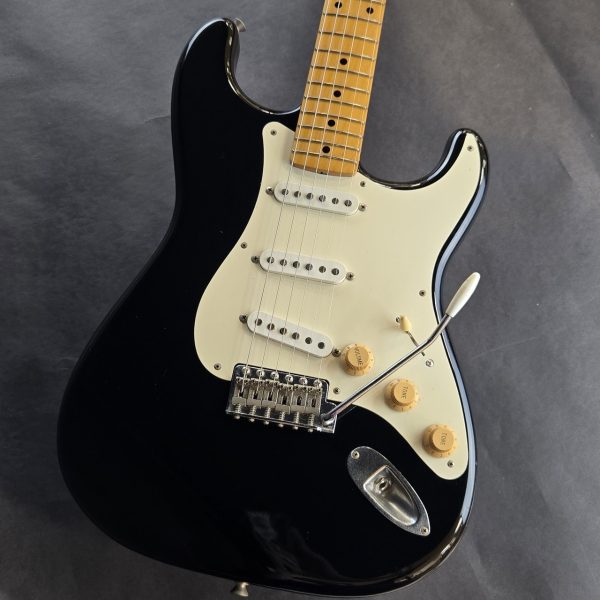 Fender Japan ST57 - Black【現物画像】【3.4kg】<br />
<br />
¥79,800 