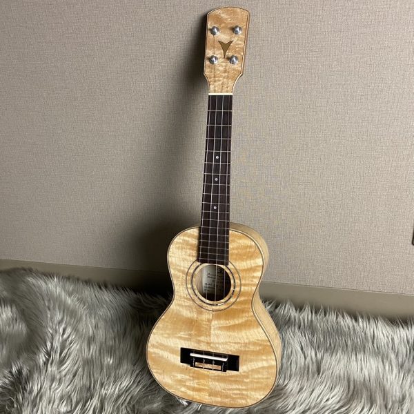 【新品】<br />
K.Yairi UC-M1 Custom【村田 佑弥 製作 1本限定】<br />
<br />
￥214,500 