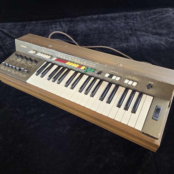 YAMAHA SY-1 - シンセサイザー<br />
<br />
<br />
¥69,800 