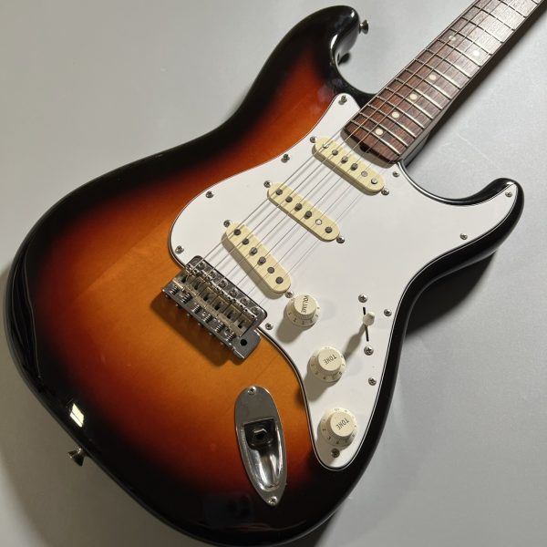 Fender Japan STD-62 Stratcaster<br />
<br />
¥102,980 