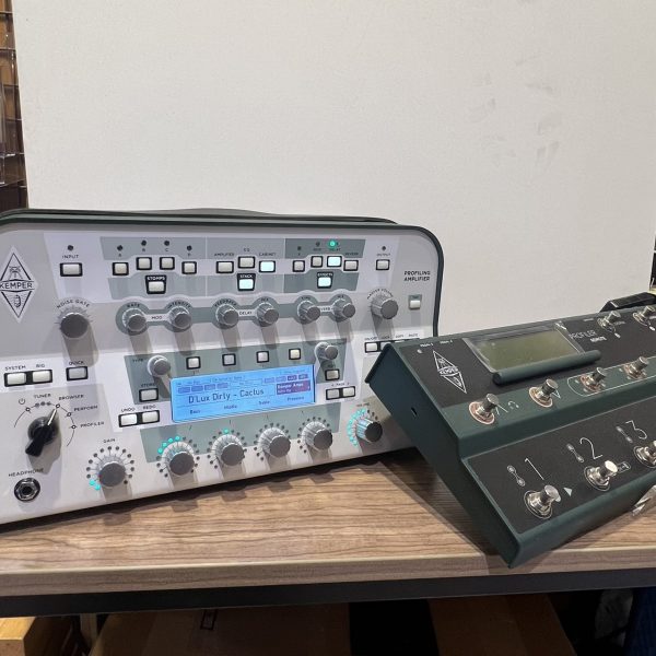 Kemper KEMPER PROFILER HEAD WHITE + REMOTE プリアンプ＋フットコントローラー 【USED 箱あり】<br />
<br />
<br />
¥154,000 