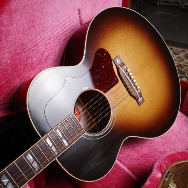 Gibson 1952 J-185 Historic collection 【USED】<br />
<br />
¥525,000 
