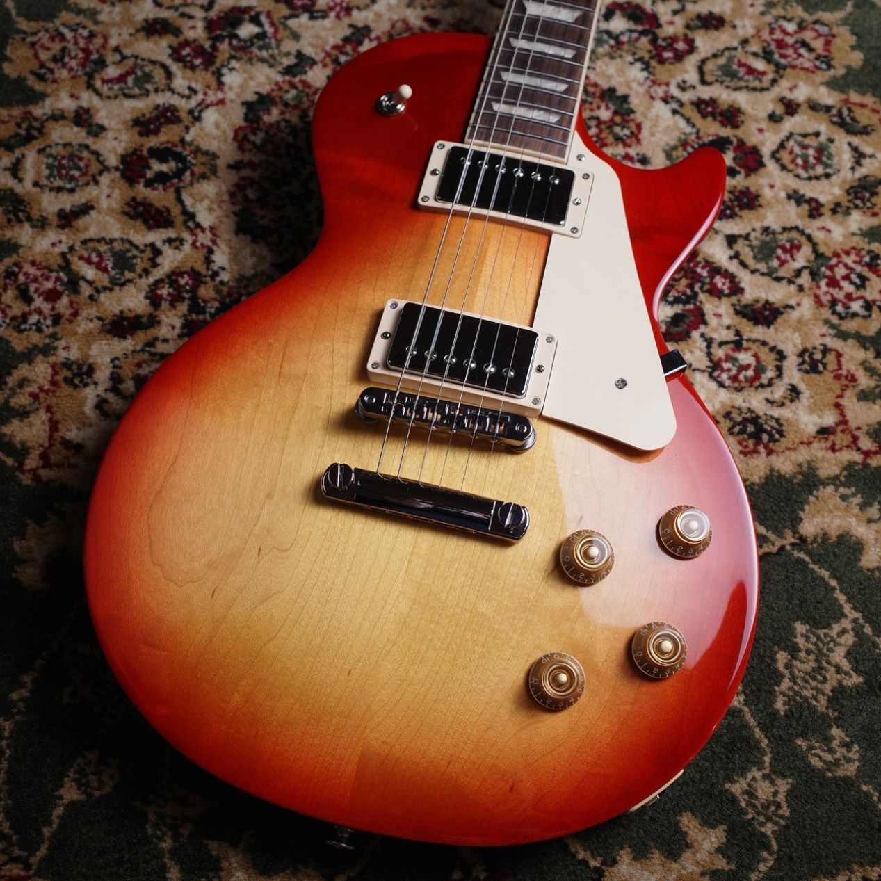 新品Gibson Les Paul Studio 2024 Cherry Sunburst