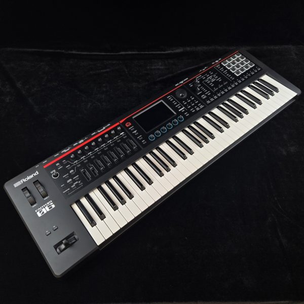Roland FANTOM-06 - シンセサイザー【現物画像】<br />
<br />
¥154,000 