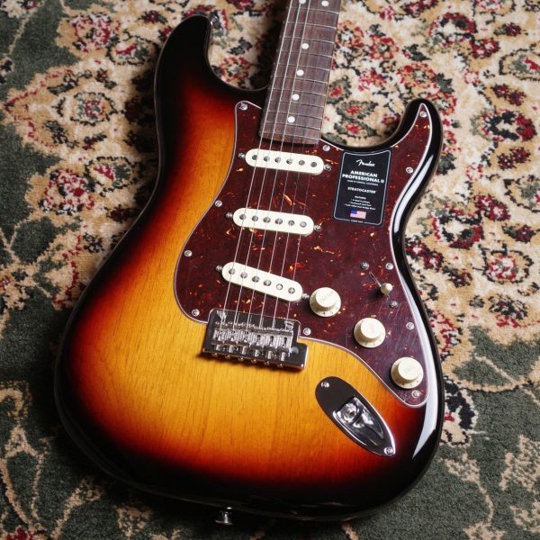 Fender American Professional II Stratocaster 3-Color Sunburst<br />
<br />
¥ 247,800 