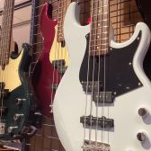 【総合案内】エレキベースコーナーのご案内。福岡でベースをお探しの方はアミュプラザ博多店まで！