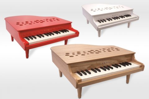 ここでは子供におすすめのミニピアノをご紹介いたします。小さなお子様でも弾ける楽器です。ぜひ参考にしてみて下さい。 もちろん、今からの時期になら、ちょっと早いですがクリスマスプレゼントなんてどうでしょうか？ 当店は展示していますので、試してみてください。 お取り寄せも出来ますので、お気軽にお問い合わせ [&hellip;]