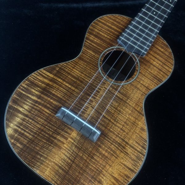 【新品】<br />
tkitki ukulele HK-C Master【限定1本】<br />
<br />
¥308,000 