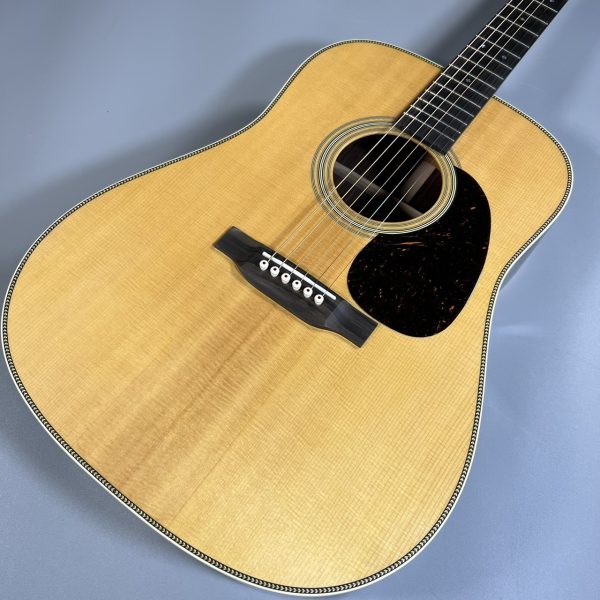 【新品】<br />
Martin HD-28 Standard【現物写真】【弦高低め】<br />
<br />
￥594,000 