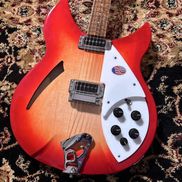 【アウトレット】<br />
Rickenbacker 330【≒3.47kg】<br />
<br />
￥324,000    