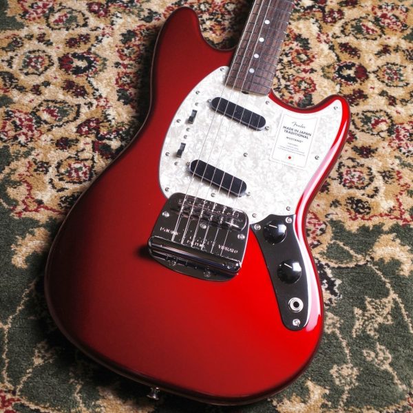 Fender Made in Japan Traditional 70s Mustang Candy Apple Red 【3.18kg】<br />
<br />
<br />
¥146,300 